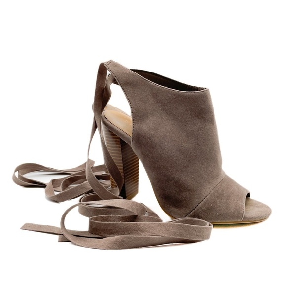 Bamboo Enlighten faux suede ankle boots / booties with wrap ties size 7.5 - Picture 5 of 10